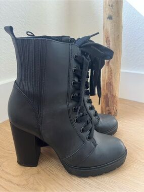 Steve Madden Black Lace-Up Chunky Block Heel Ankle Boots